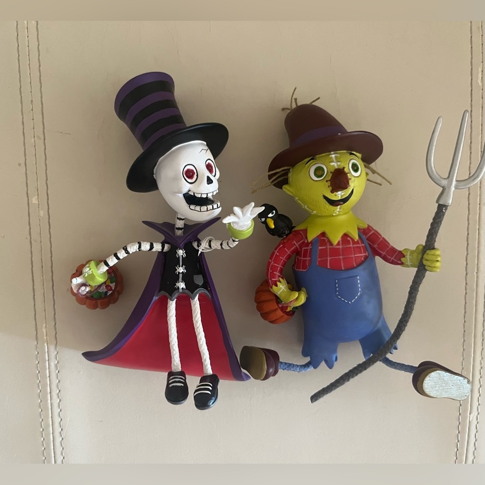 Scarecrow & skeleton Halloween decorations